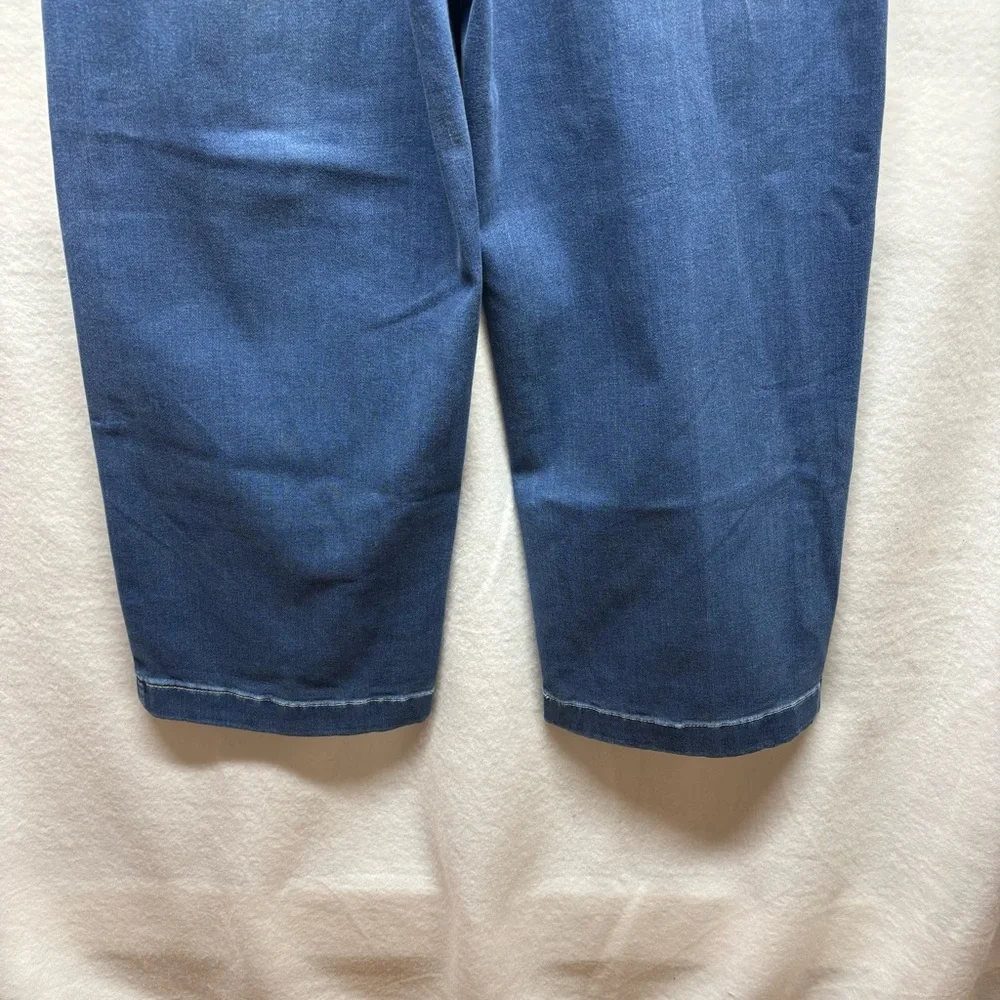Eddie‎ Bauer Womens 8 High Rise Wide Leg Crop Jeans Medium Wash